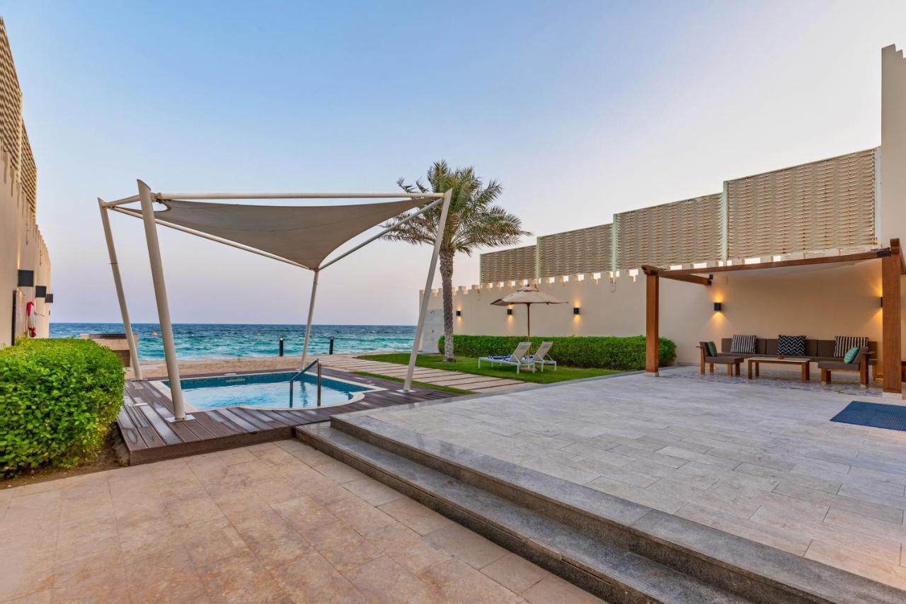 شاطئ سيلين,من منتجعات مروب مسيعيد المظهر الخارجي الصورة The beach at the Ritz-Carlton, Ras Al Khaimah