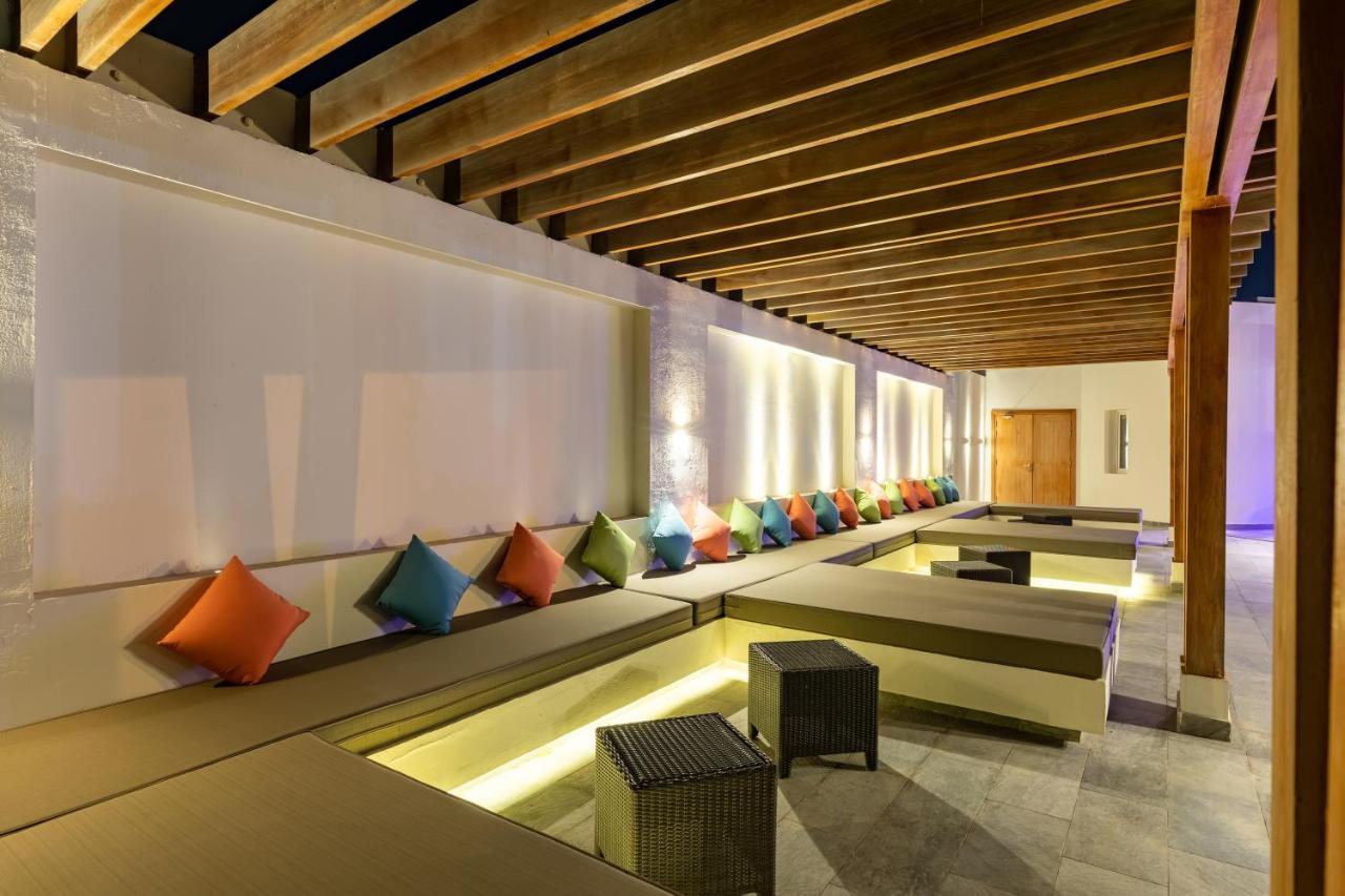 شاطئ سيلين,من منتجعات مروب مسيعيد المظهر الخارجي الصورة The lounge at Male International Airport