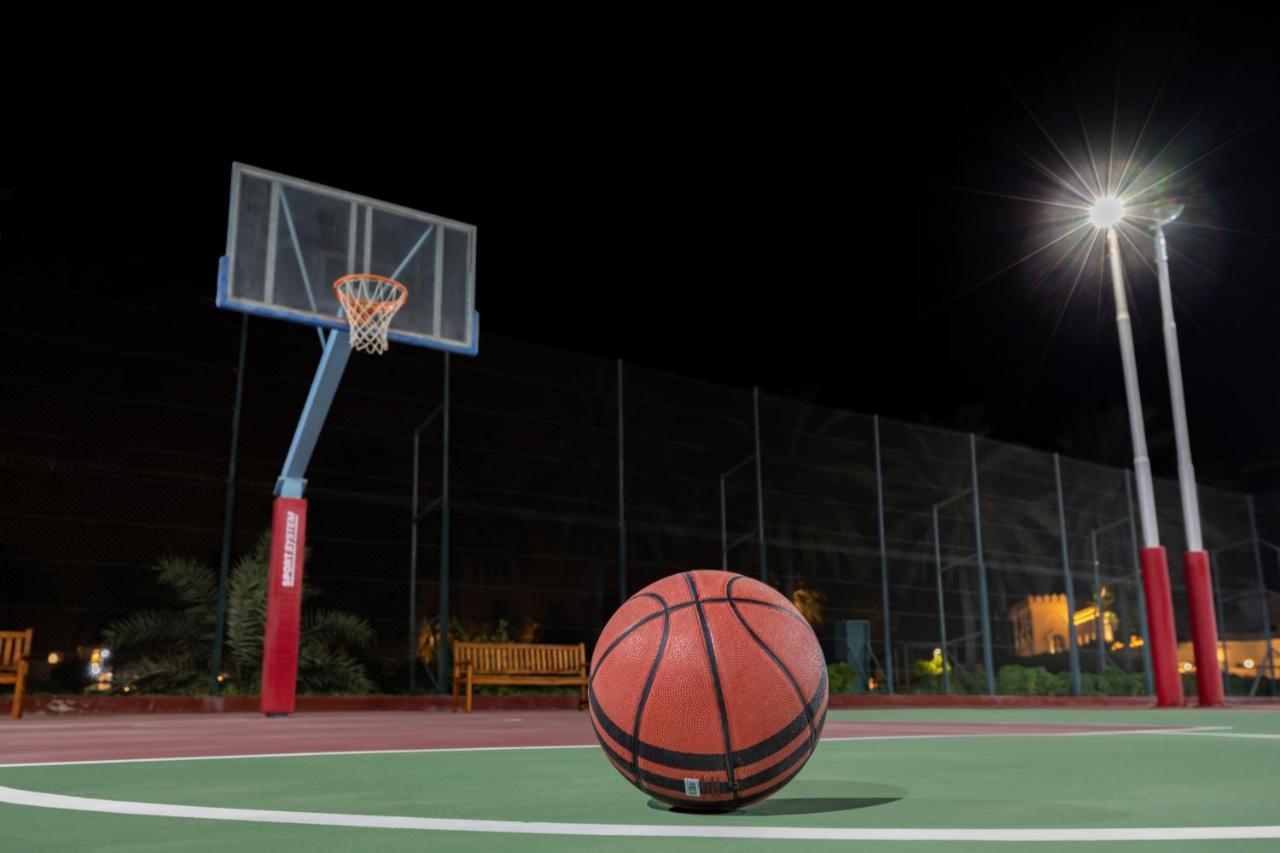 شاطئ سيلين,من منتجعات مروب مسيعيد المظهر الخارجي الصورة Basketball court at the University of Patras
